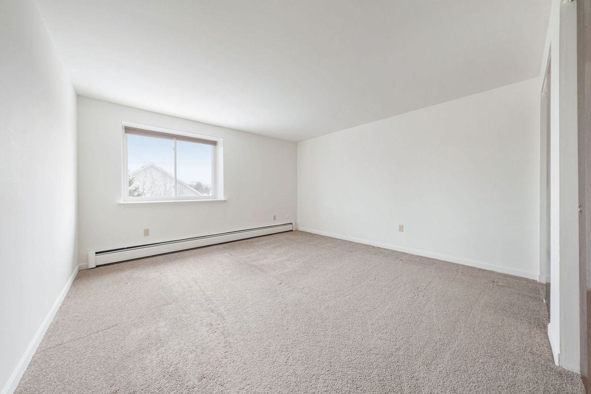 18 Losson Garden Dr ##02 - Photo 5 of 15