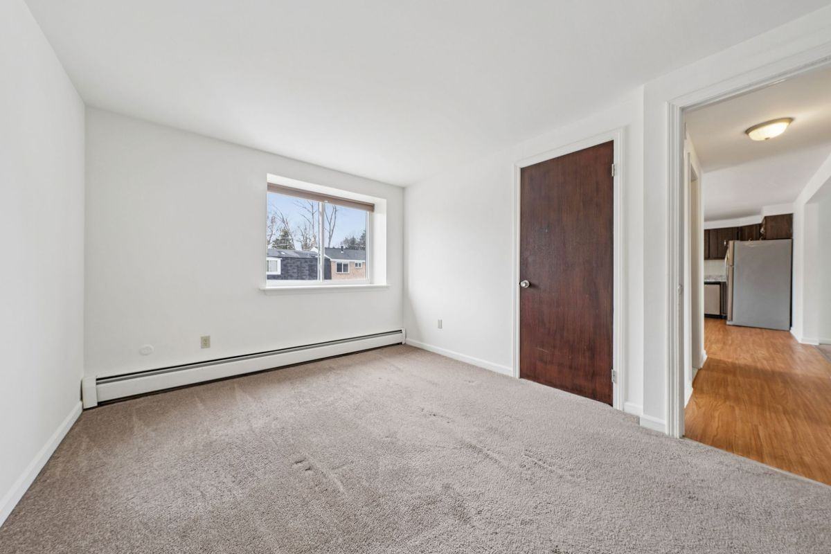 18 Losson Garden Dr ##02 - Photo 6 of 15