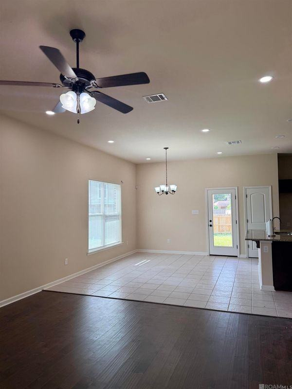 16211 White Rose Dr - Photo 5 of 8