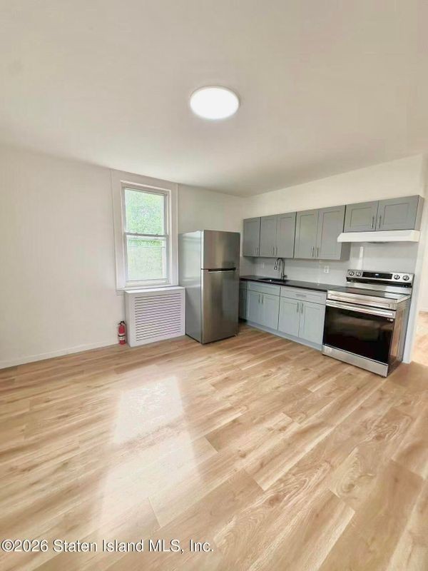 154 Weed Ave ##2r - Photo 2 of 10