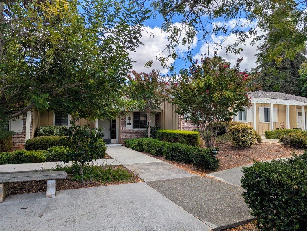 5044 Cribari Vale - Photo 2 of 23