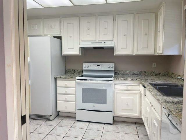 5044 Cribari Vale - Photo 4 of 23
