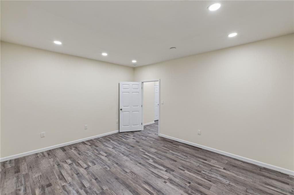160 Janney Cir - Photo 5 of 32
