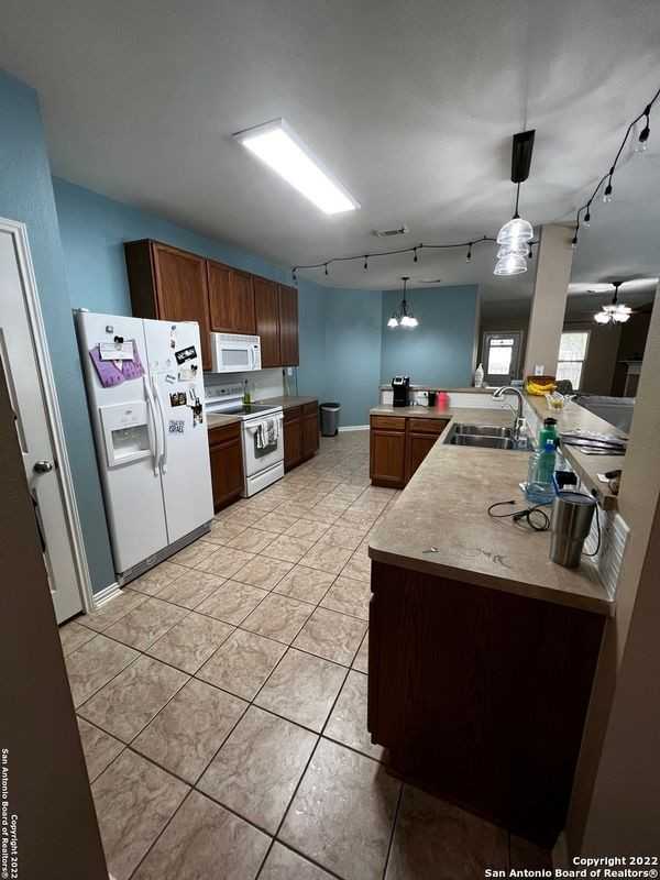 4010 Canyon Pkwy - Photo 4 of 20