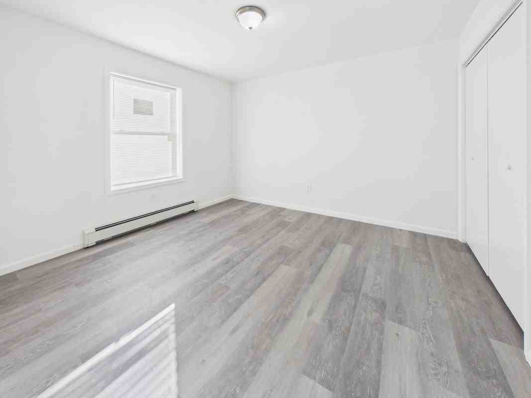 25 Dewitt St ##2 - Photo 7 of 12