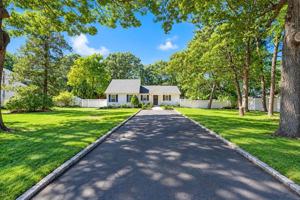 featured image of 212 N Evergreen Dr