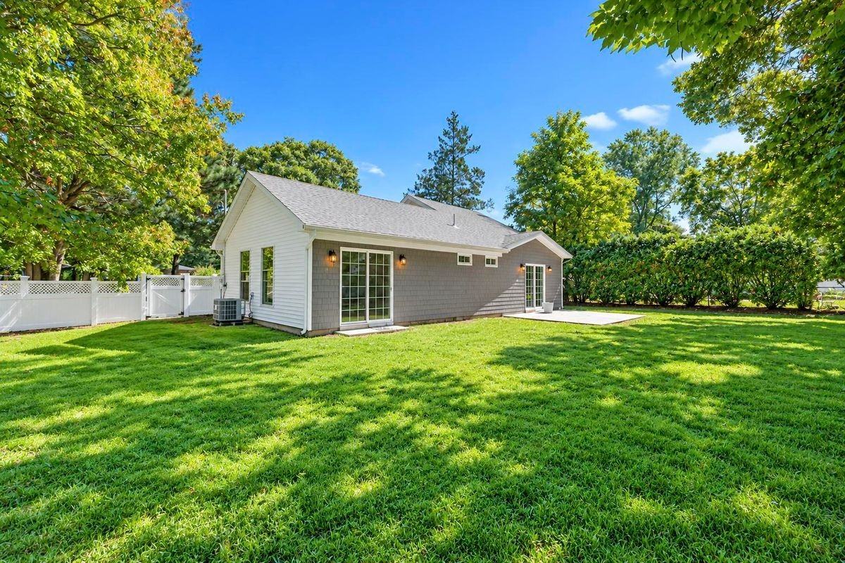 212 N Evergreen Dr - Photo 7 of 34
