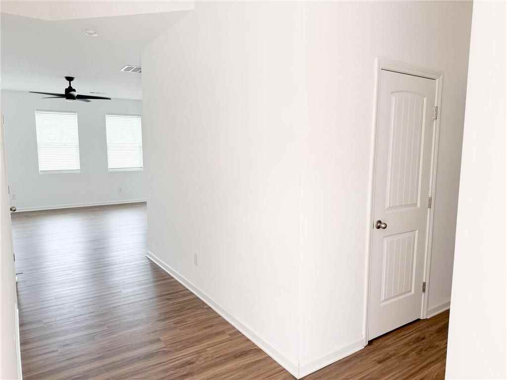 102 Pointe Pl - Photo 3 of 14