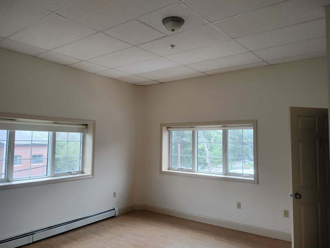 5 Chase St - Photo 4 of 8