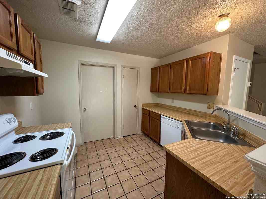 7515 Rimhurst - Photo 6 of 9