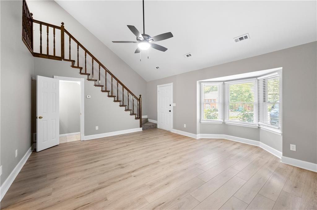 1393 Poplar Pointe Se - Photo 3 of 29