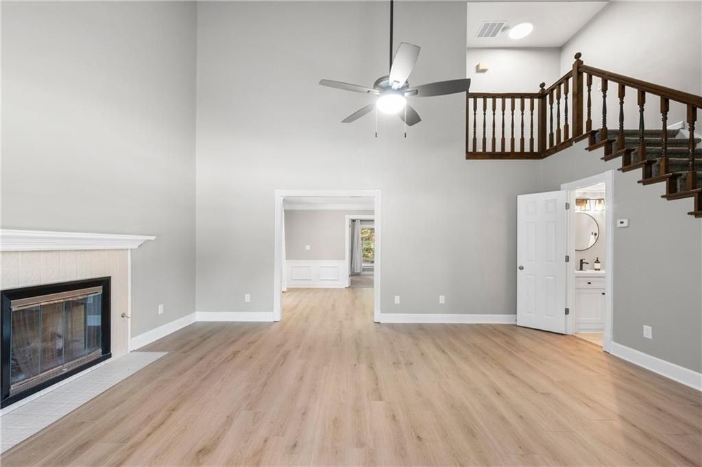 1393 Poplar Pointe Se - Photo 4 of 29
