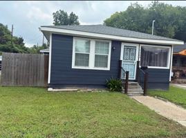 featured image of 1209 E Polk St