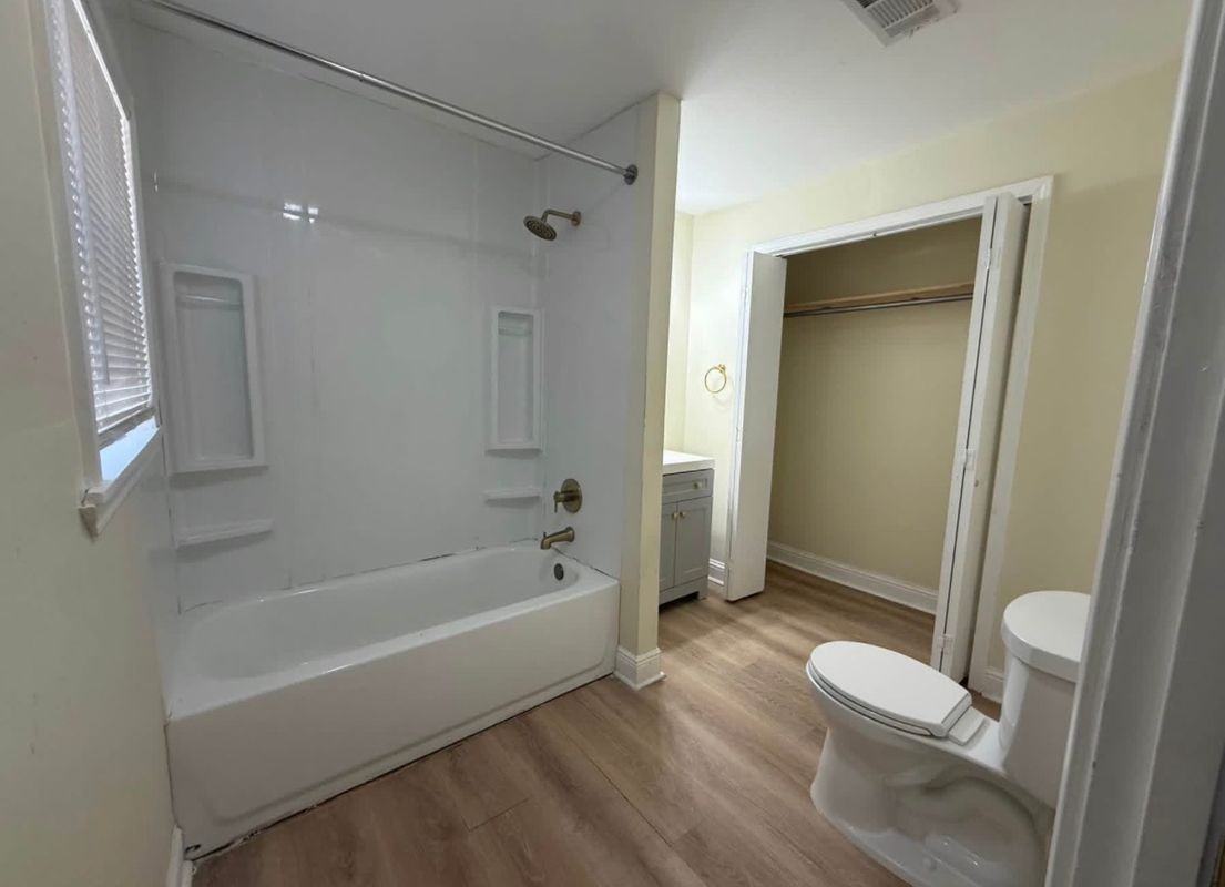 1209 E Polk St - Photo 5 of 6