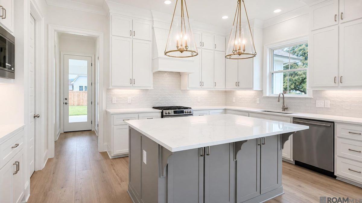 7025 Ardennes Dr - Photo 7 of 23
