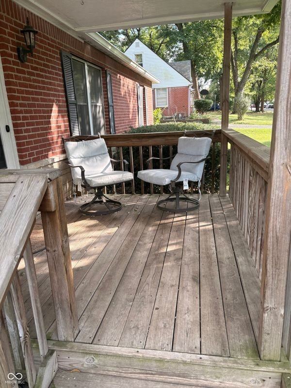 6321 Douglas Rd - Photo 2 of 11