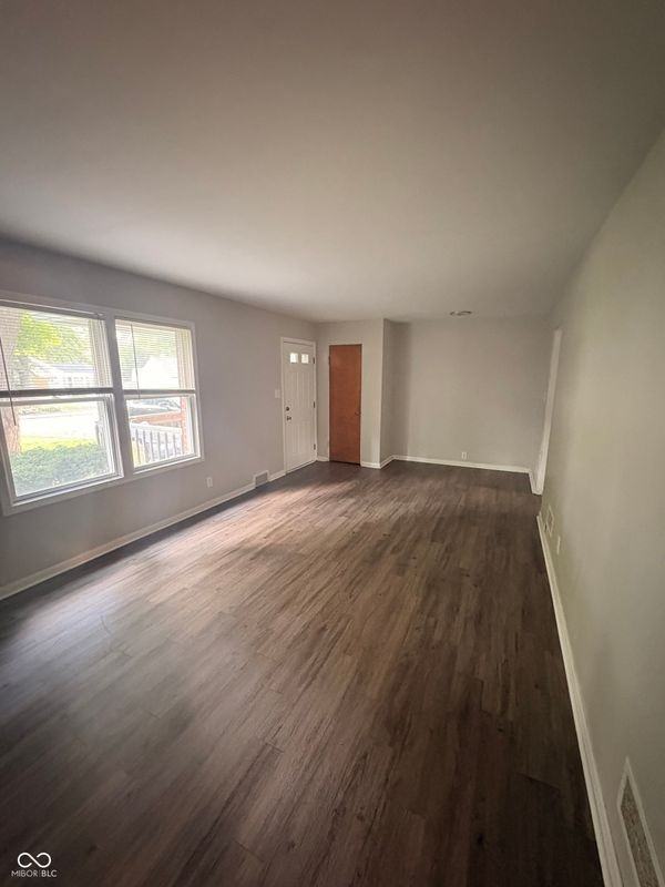6321 Douglas Rd - Photo 3 of 11