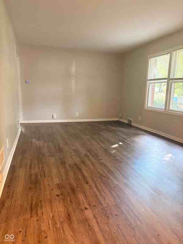 6321 Douglas Rd - Photo 4 of 11