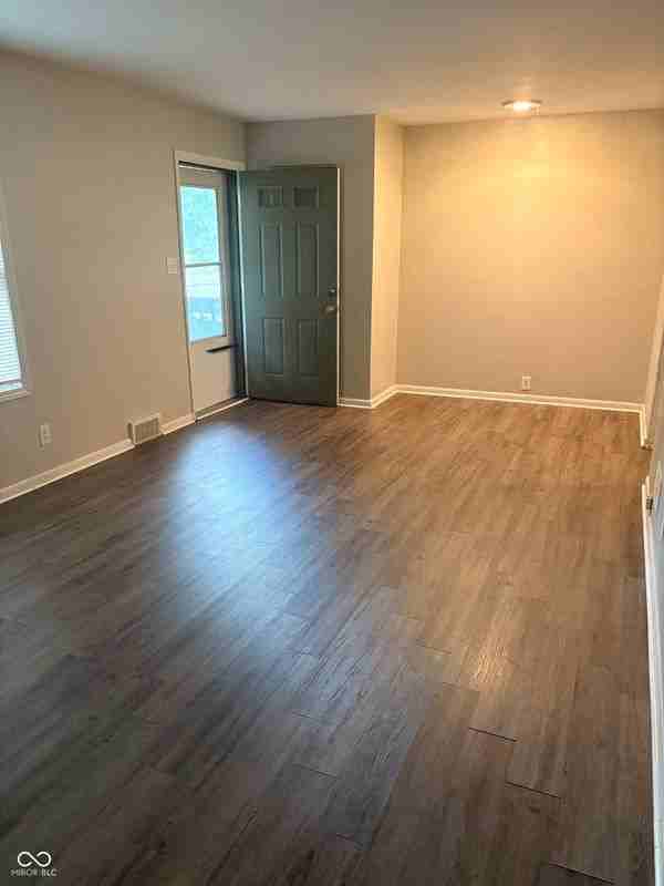 6321 Douglas Rd - Photo 5 of 11