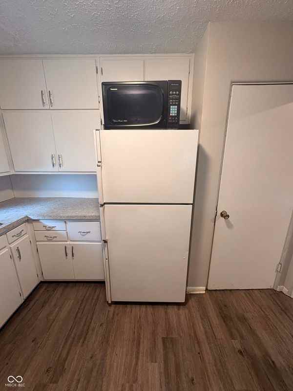 6321 Douglas Rd - Photo 7 of 11