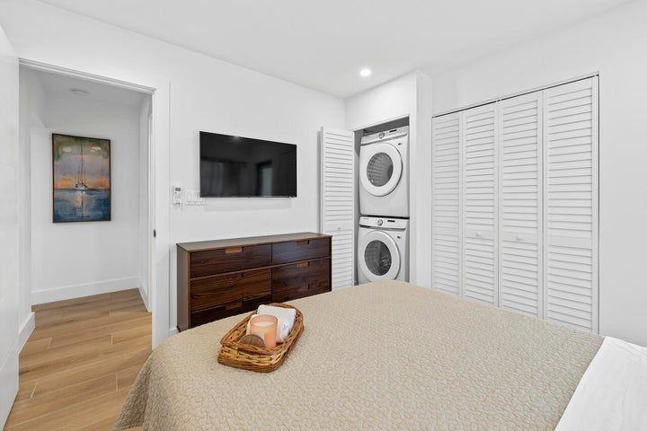 1507 Sw 32nd Ct ##B - Photo 3 of 11