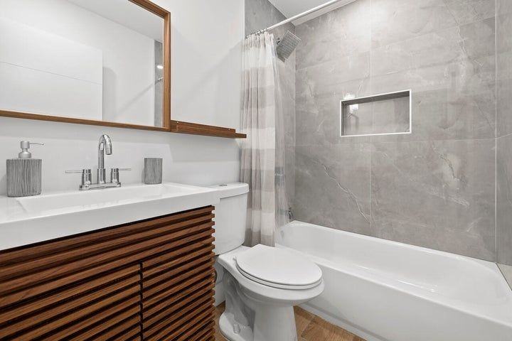 1507 Sw 32nd Ct ##B - Photo 4 of 11