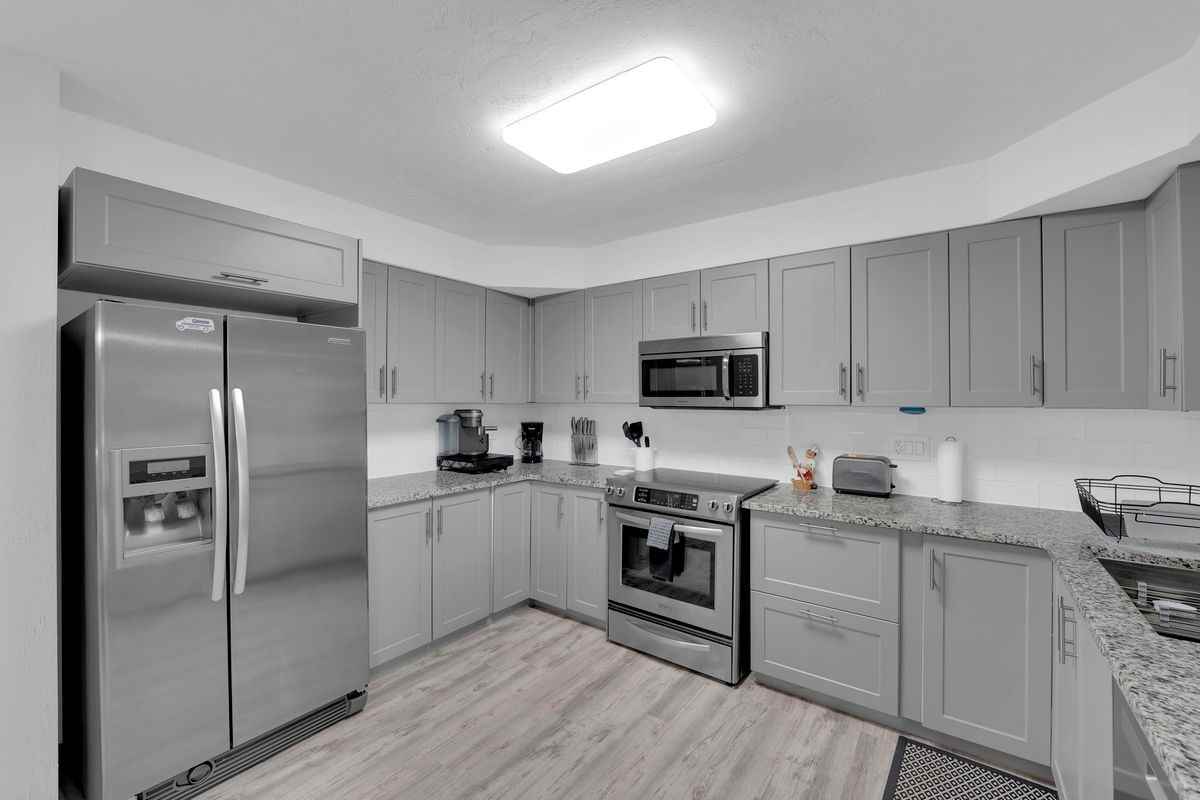 2506 Se 8th Ave - Photo 7 of 22