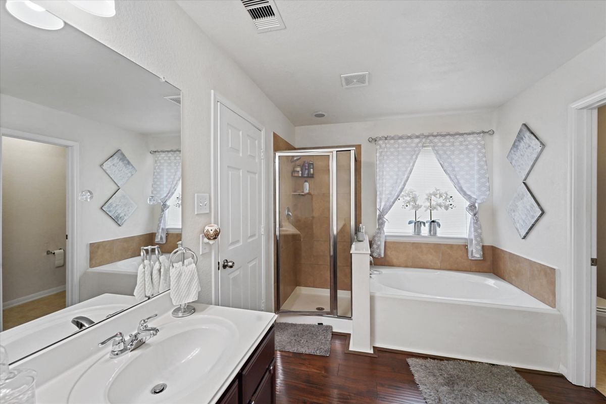18523 Windy Stone Dr - Photo 3 of 22