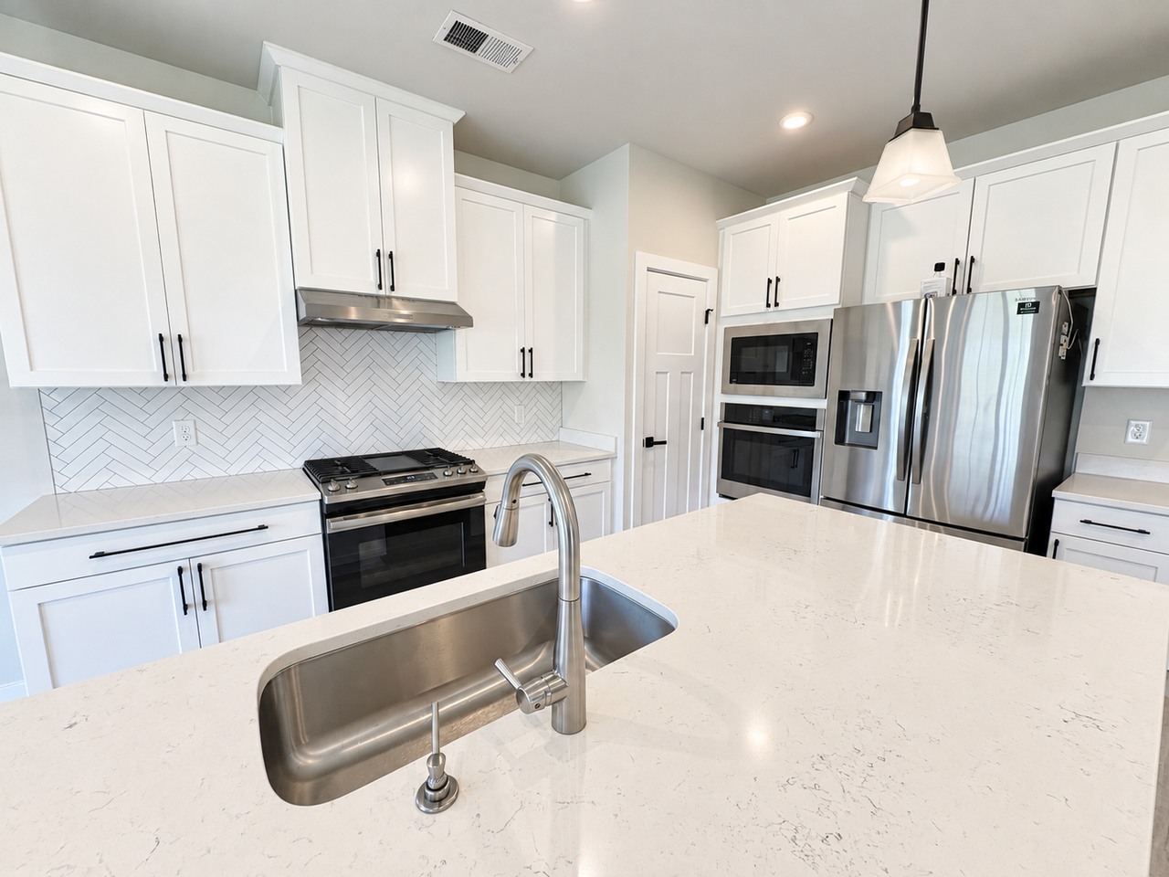 107 107 Tonkawa Way - Photo 3 of 19