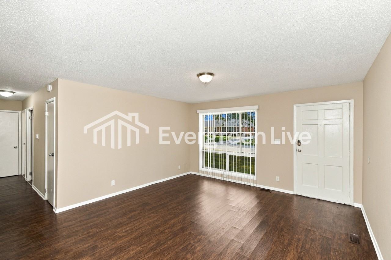 3671 N Brentwood Ave - Photo 2 of 15
