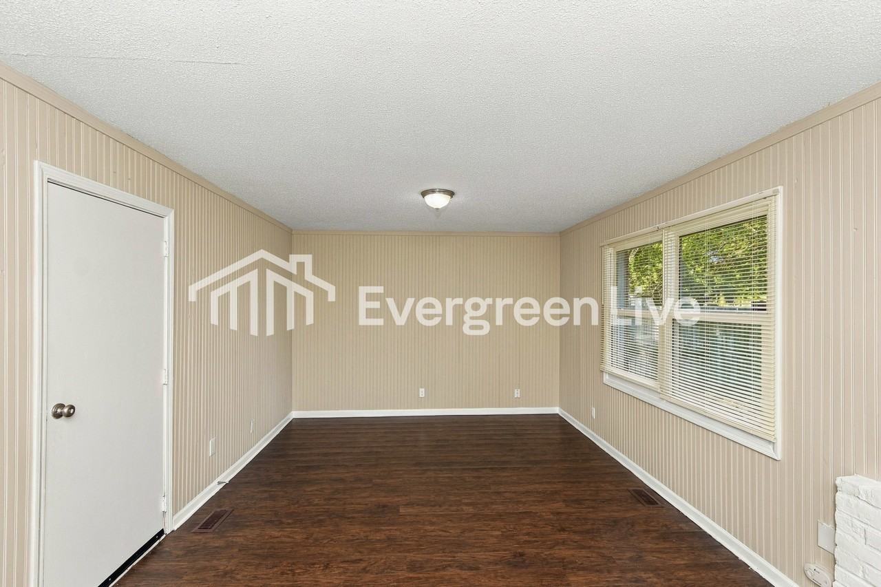 3671 N Brentwood Ave - Photo 4 of 15