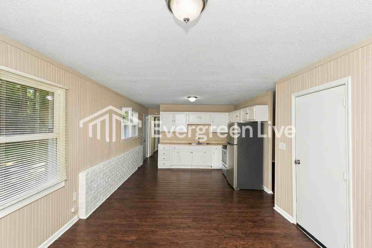 3671 N Brentwood Ave - Photo 5 of 15