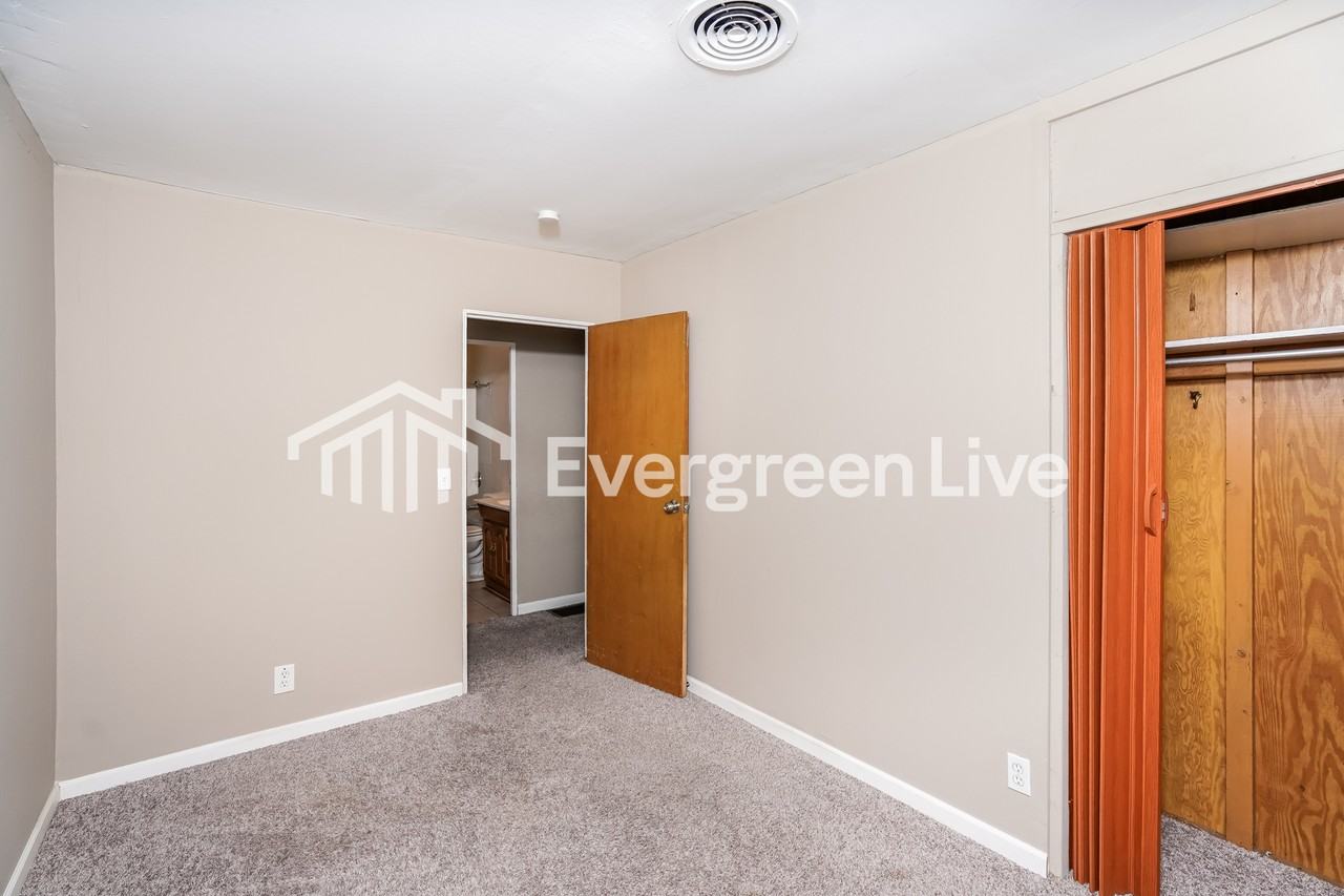 6322 W Morgan Ave - Photo 7 of 15