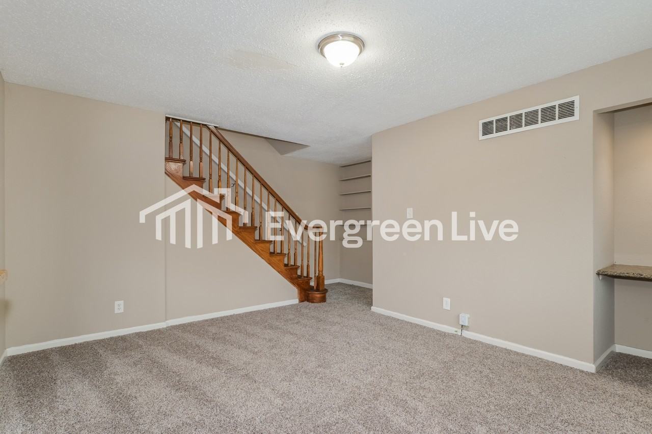 5256 Cheltenham Rd - Photo 4 of 15