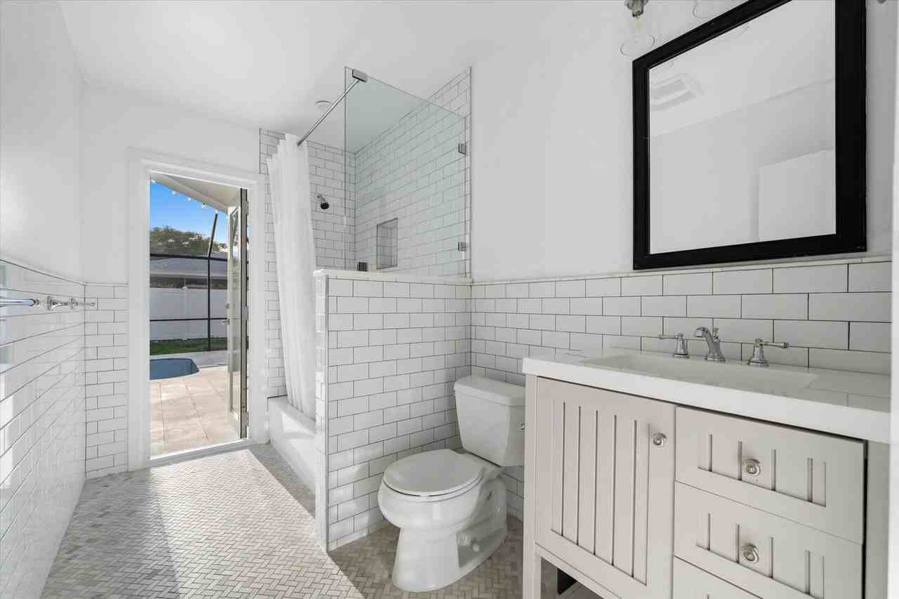 1650 Nw 9th St - Photo 7 of 32