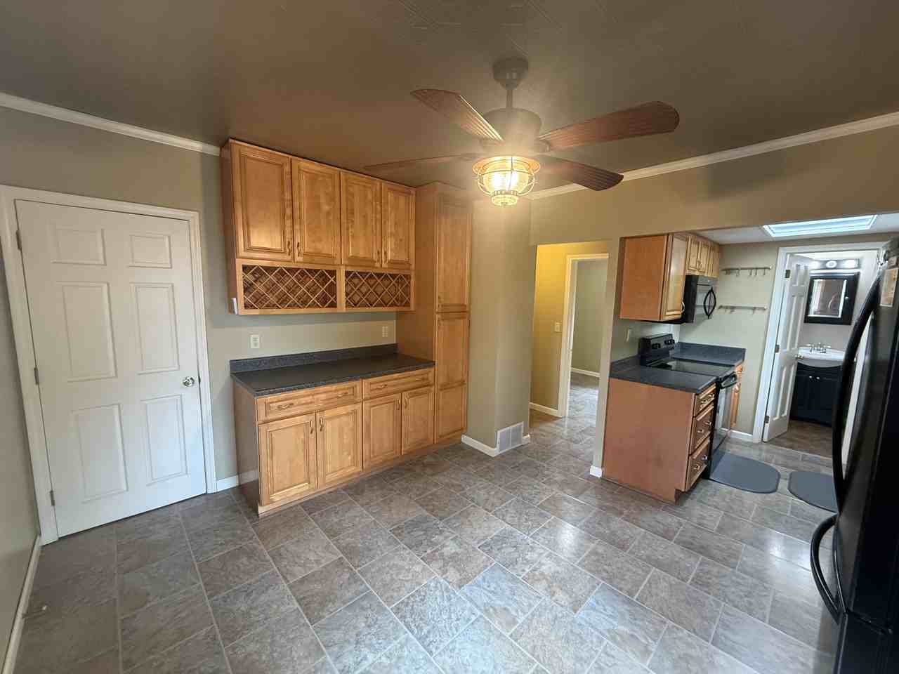 721 N James St - Photo 2 of 12