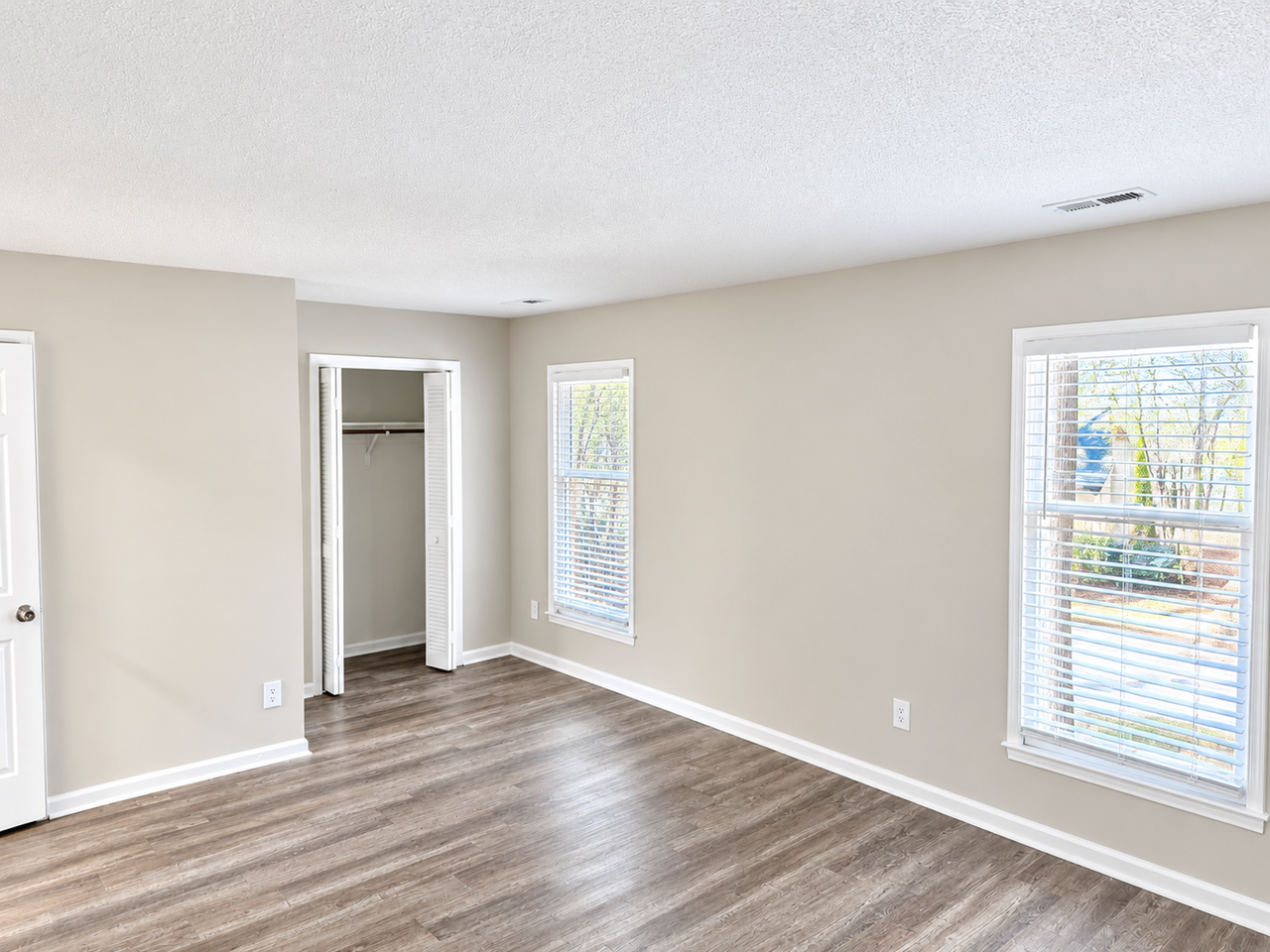 5203 Deer Haven Dr - Photo 4 of 12