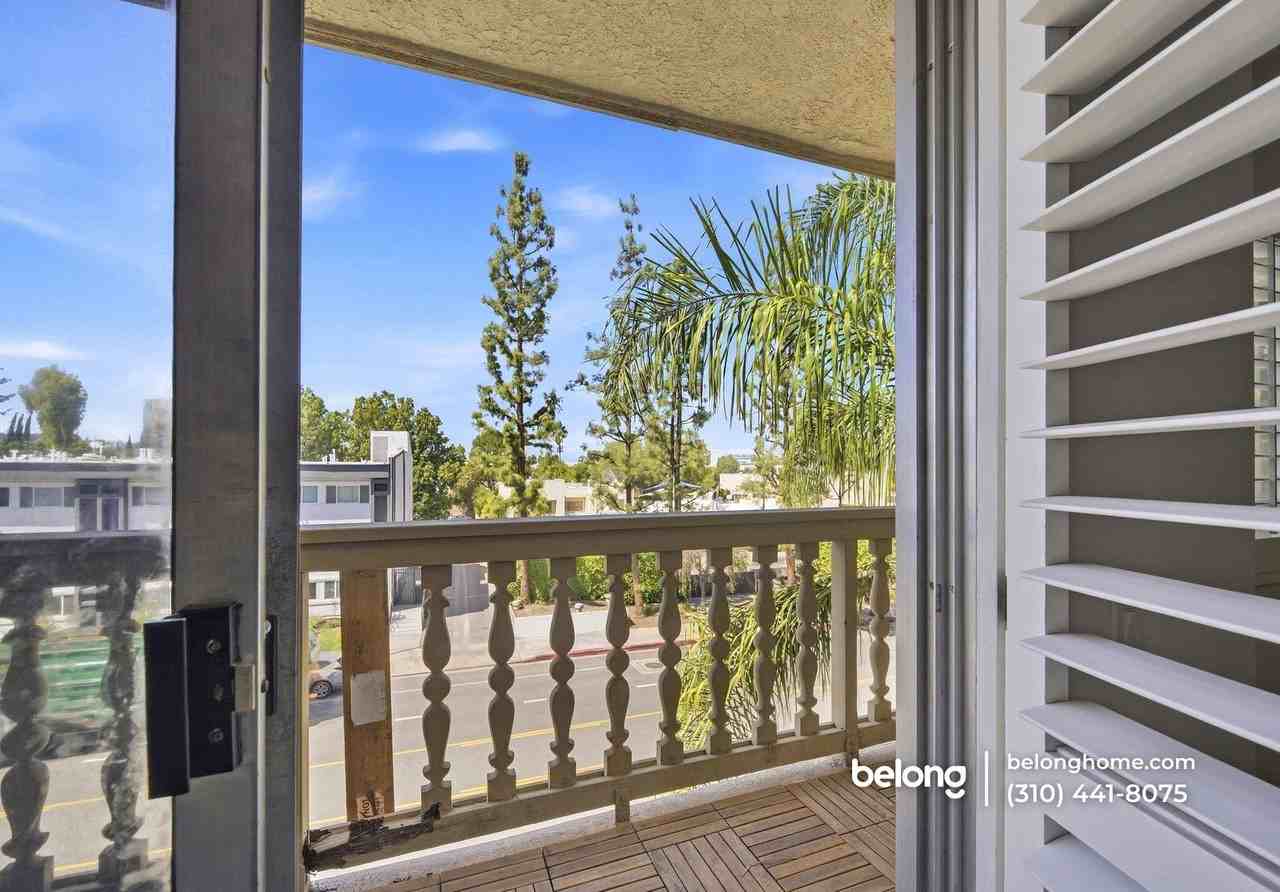 5400 Lindley Ave #322 - Photo 6 of 27