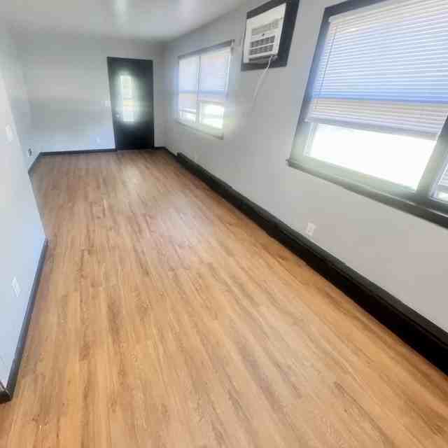 1303 Mitchem Dr - Photo 2 of 8
