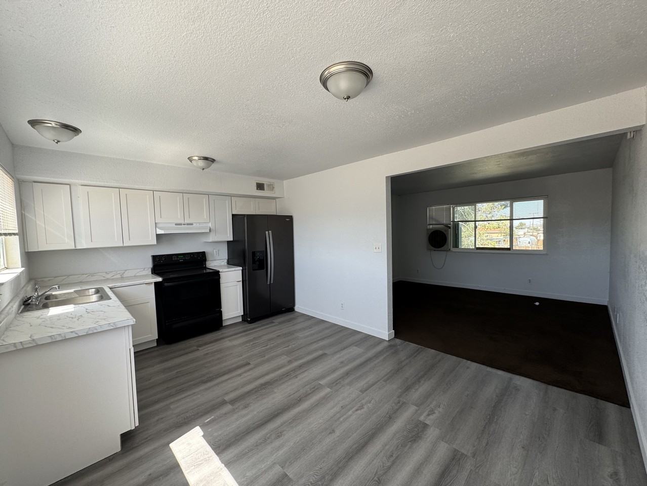 21001 Berry Street - Photo 4 of 11