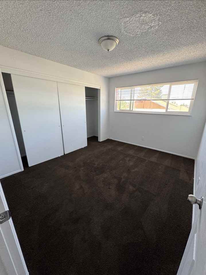21001 Berry Street - Photo 7 of 11