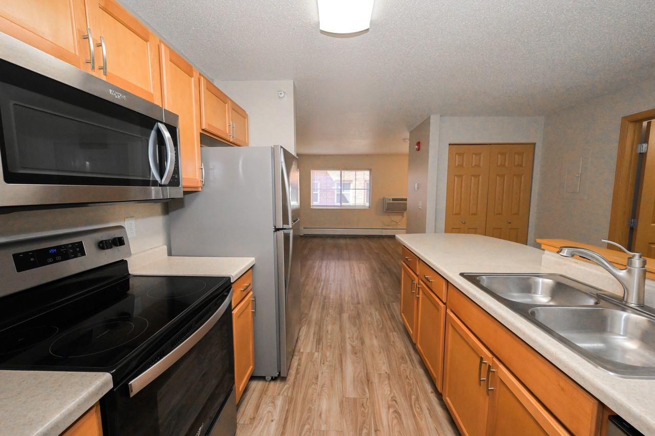 Hamilton 508 4th Street Southwest - Photo 4 of 50