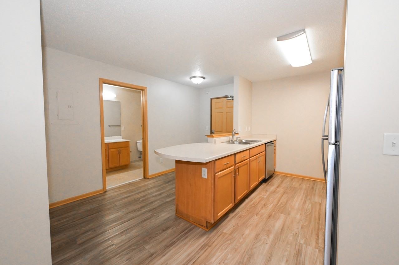 Hamilton 508 4th Street Southwest - Photo 5 of 50