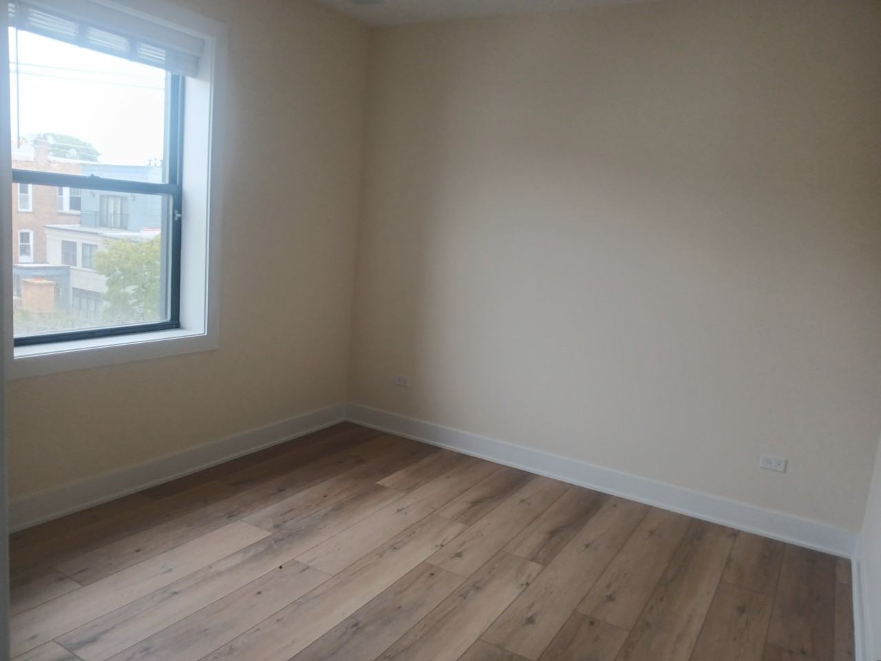 1248-1252 W Addison St - Photo 5 of 11