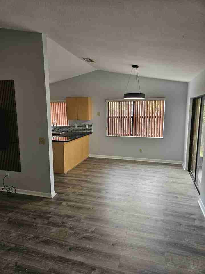4605 SE Geneva-Paul - Photo 5 of 18
