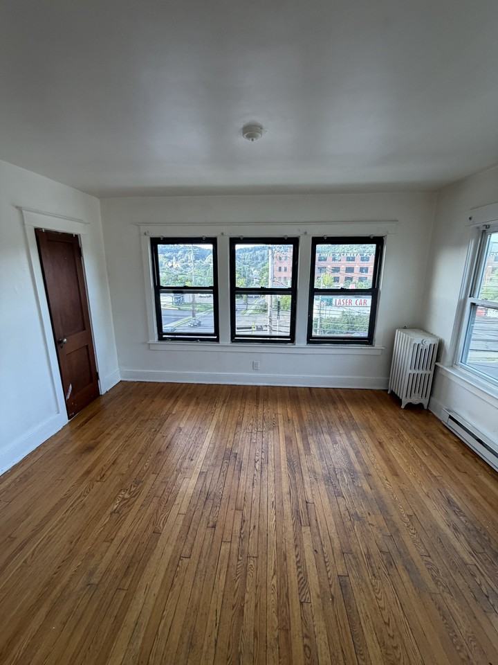 327 Main Street - Photo 3 of 10