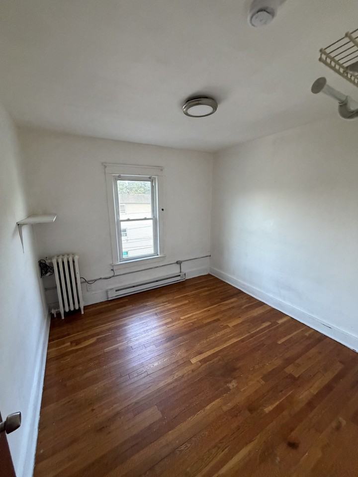 327 Main Street - Photo 4 of 10