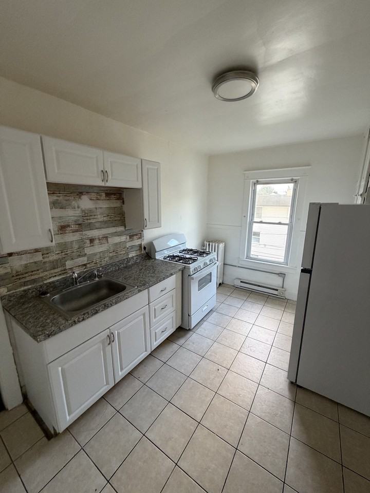 327 Main Street - Photo 5 of 10