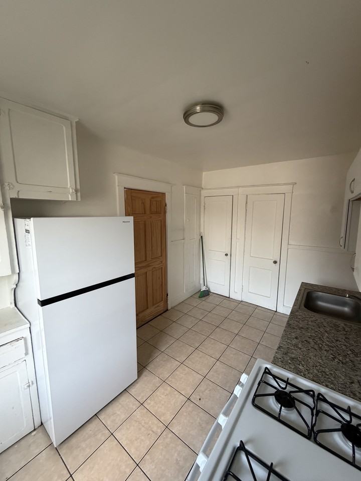 327 Main Street - Photo 6 of 10