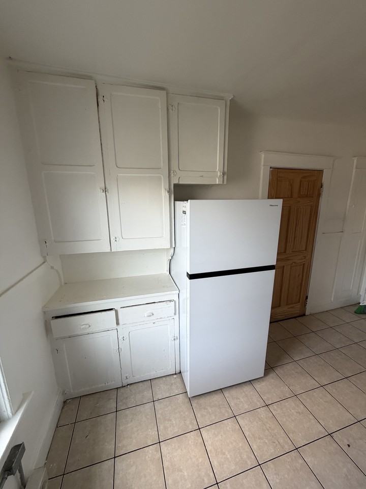 327 Main Street - Photo 7 of 10